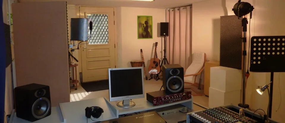 Eigen Art of Melody-opnameruimte in het souterrain